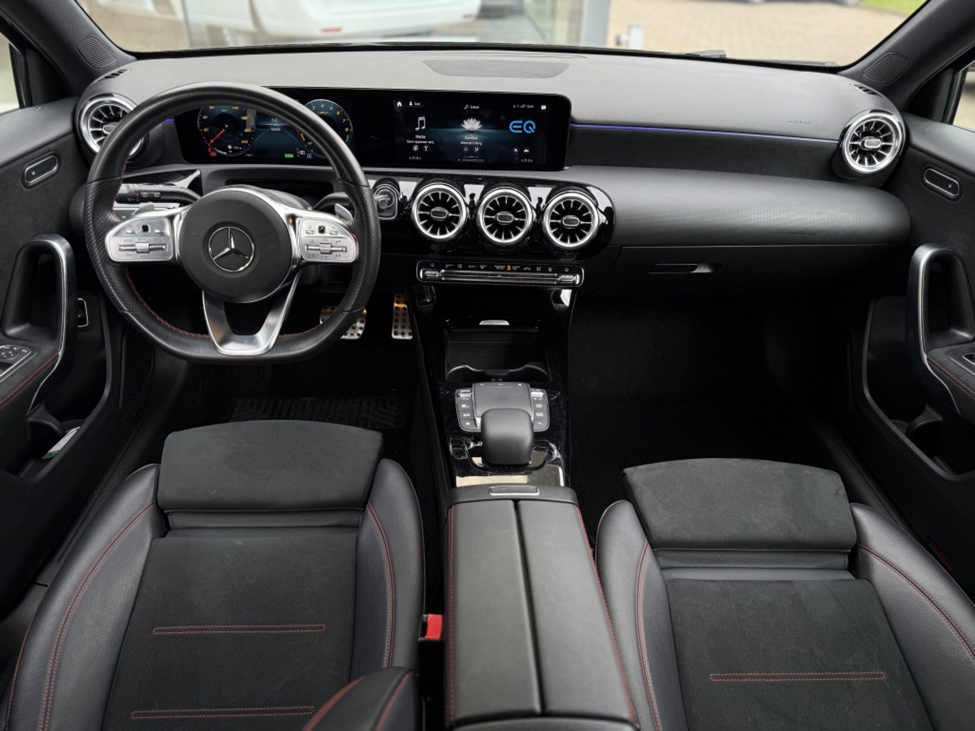 40873484-24.jpg