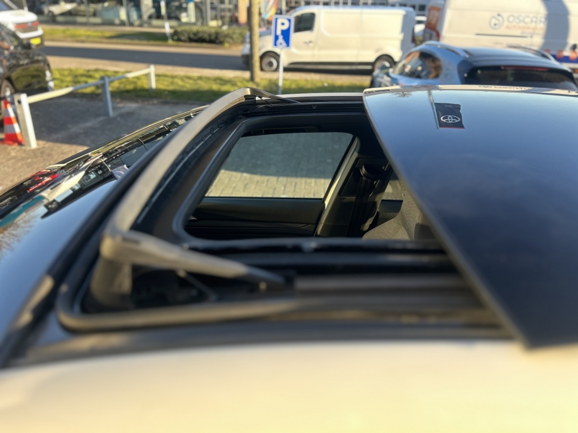 43579179-10.jpg