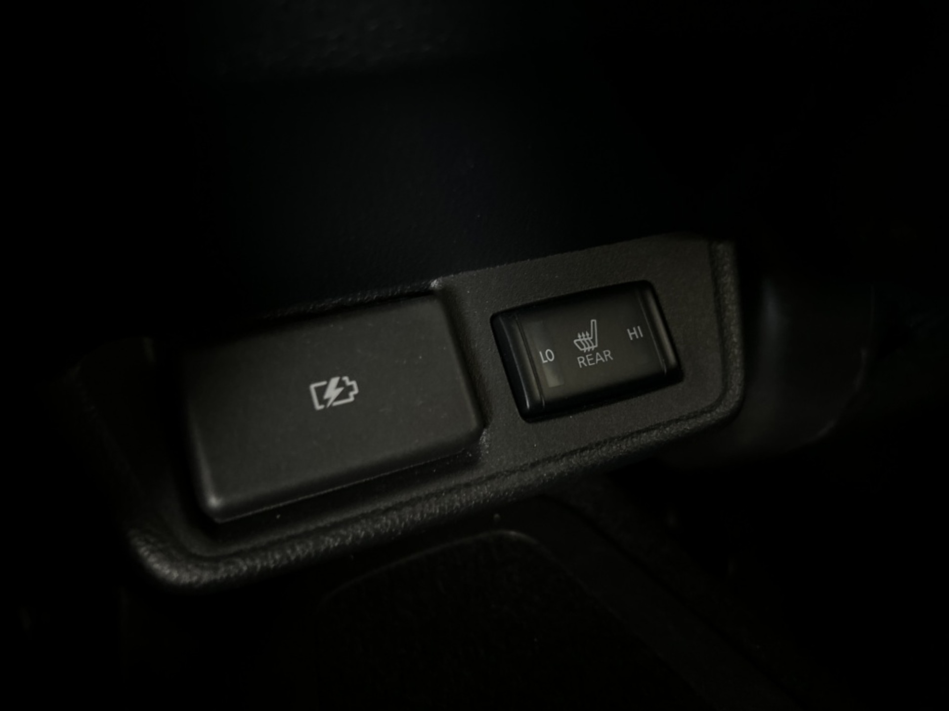 43718221-23.jpg