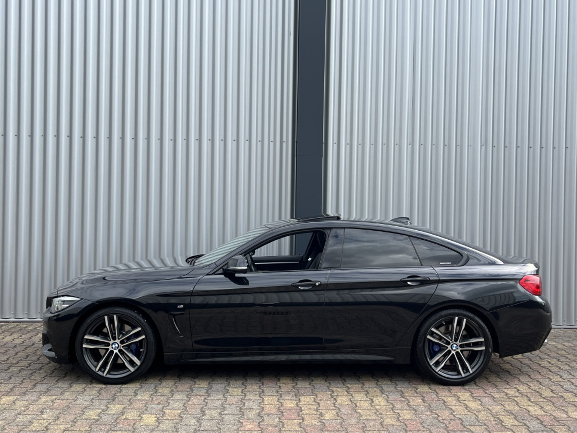 46477305-5.jpg