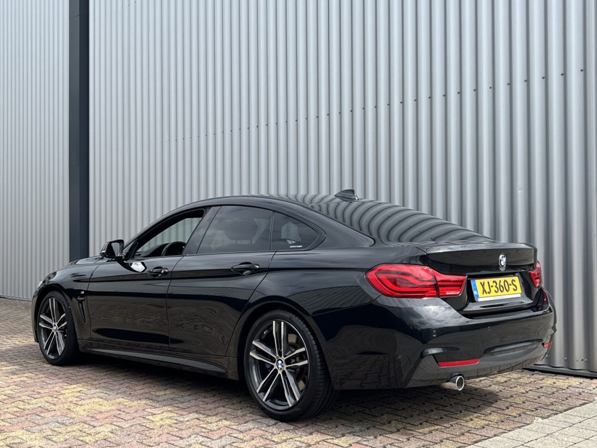 46477305-7.jpg