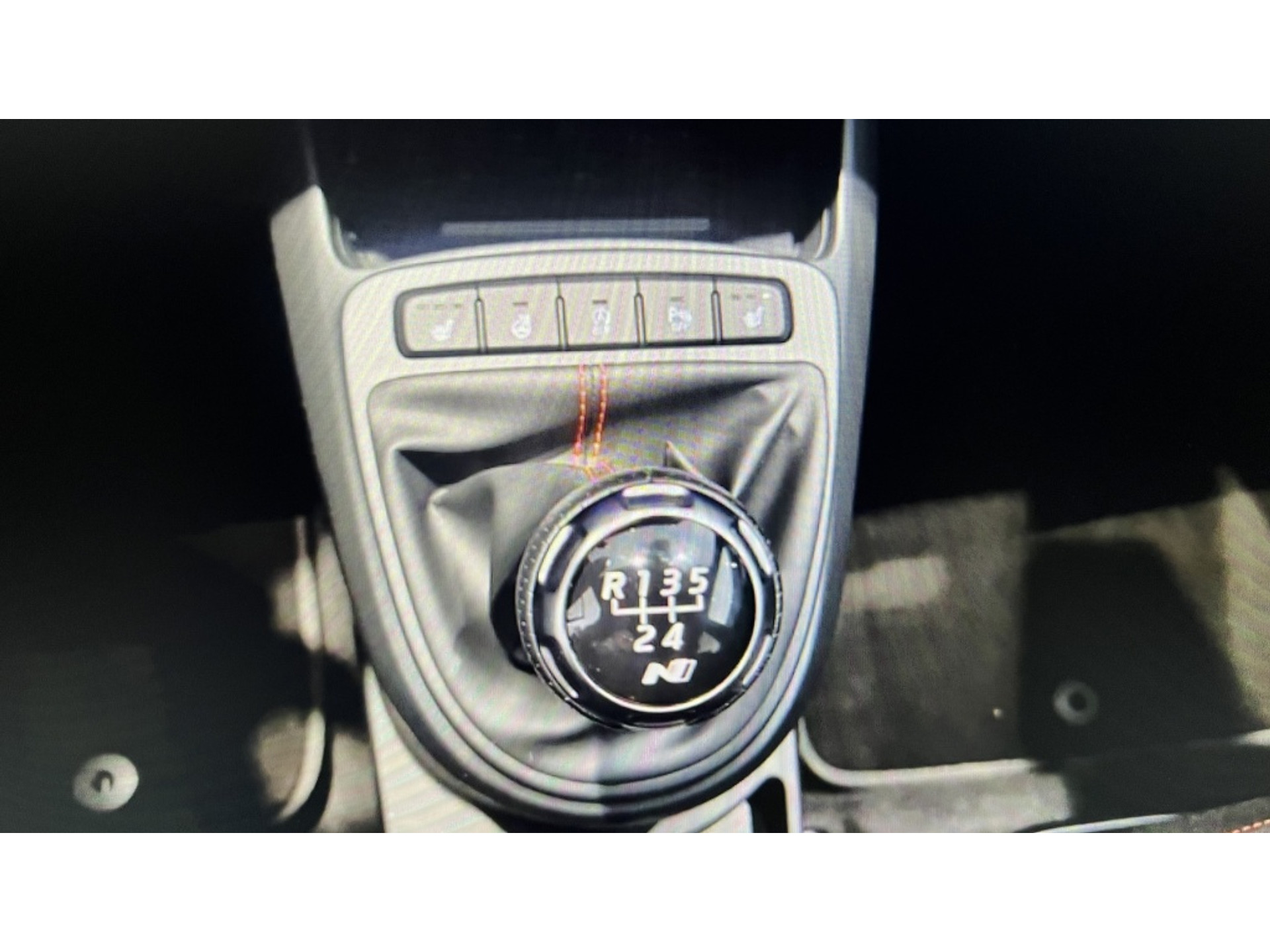 46754882-8.jpg